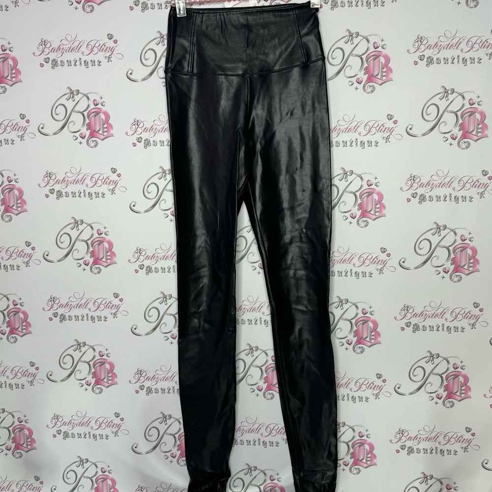 Wilfred Atritzia deria pants leggings leather soft luxury luxe black bottoms y2k